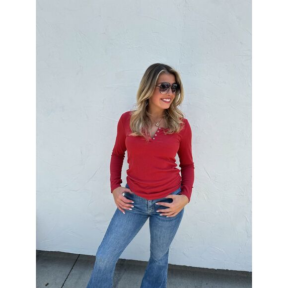 Blakeley Brooklyn Snap Henley Rusty Red - Picture 1 of 1